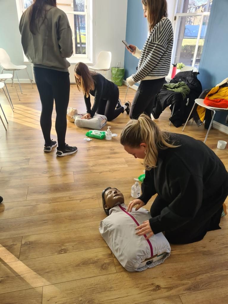 CPR & Defibrillator (AED) Course in Nottingham